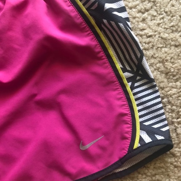 Nike Shorts Pink, White Size XS - Picture 5 of 7